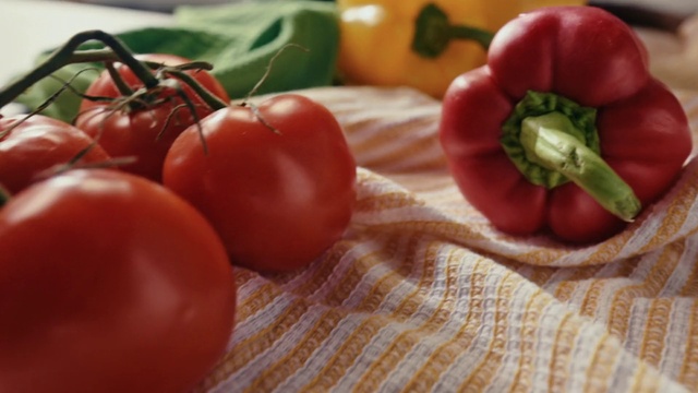 Video Reference: Food, Plum tomato, Ingredient, Natural foods, Bush tomato, Staple food, Tomato, Cherry Tomatoes, Plant, Whole food