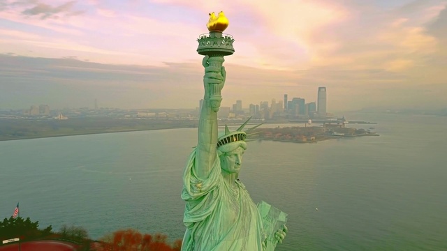 Video Reference: Water, Cloud, Sky, Green, Nature, World, Statue, People in nature, Sculpture, Grass