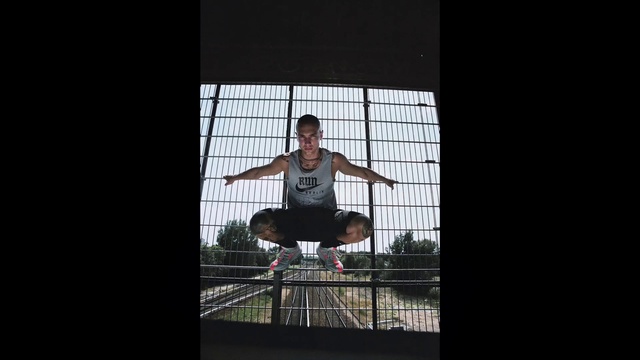 Video Reference: Shorts, Flash photography, Knee, Thigh, Sportswear, Vest, Elbow, Human leg, T-shirt, Sports