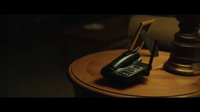 Video Reference: Input device, Audio equipment, Wood, Gadget, Musical instrument accessory, Automotive design, Gear shift, Metal, Carmine, Still life photography