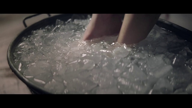 Video Reference: Water, Hand, Liquid, Flash photography, Fluid, Finger, Nail, Tints and shades, Recipe, Glass