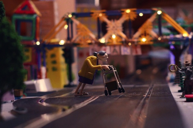 Video Reference: Entertainment, Toy, Rolling, Music, Performing arts, Event, Asphalt, Road, City, Leisure