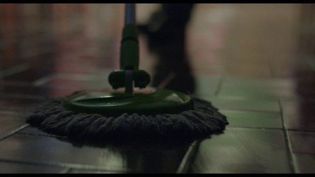 Video Reference: Liquid, Flash photography, Gas, Tints and shades, Circle, Darkness, Fashion accessory, Macro photography, Balance, Still life photography