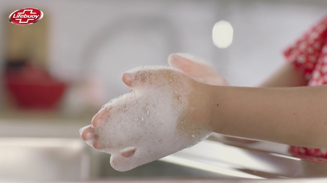 Video Reference: Nose, Hand, Leg, Ear, Gesture, Finger, Thumb, Nail, Eyelash, Wrist