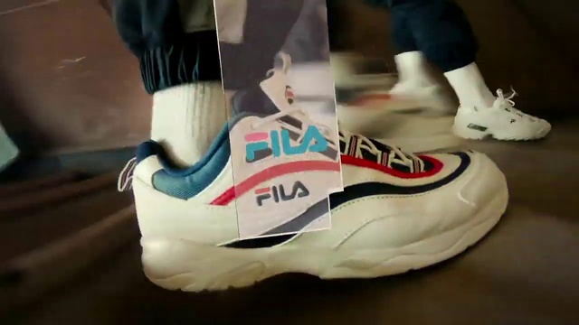 Video Reference: Shoe, Walking shoe, Sportswear, Outdoor shoe, Font, Cleat, Sneakers, Athletic shoe, Cross training shoe, Human leg