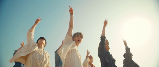 Video Reference: Sky, Happy, People in nature, Gesture, Cloud, Pray, Travel, Crowd, Event, Fun