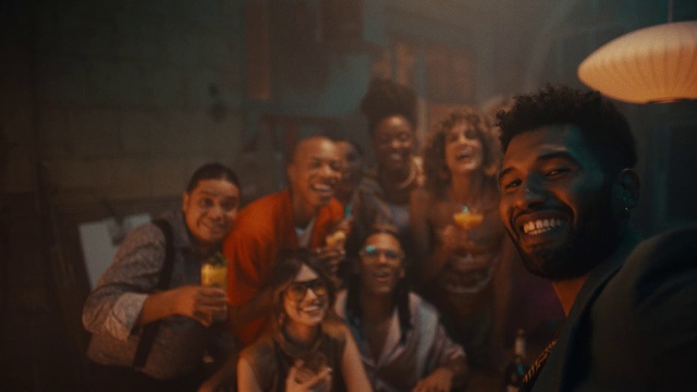 Video Reference: Smile, Flash photography, Fun, T-shirt, Hat, Event, Happy, Entertainment, Midnight, Crowd