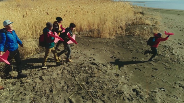 Video Reference: People in nature, Water, Outdoor recreation, Leisure, Beach, Fun, Recreation, Landscape, Sand, Soil