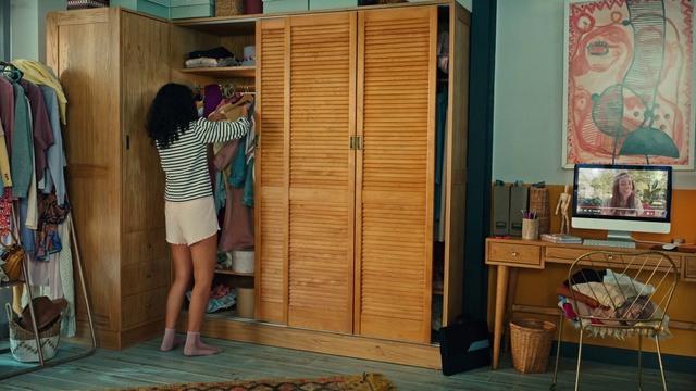 Video Reference: Blue, Shorts, Wood, Building, Thigh, Wall, Picture frame, Flooring, Hardwood, Leisure