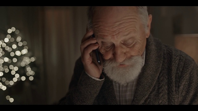 Video Reference: Forehead, Nose, Chin, Eyebrow, Mouth, Ear, Jaw, Beard, Gesture, Flash photography