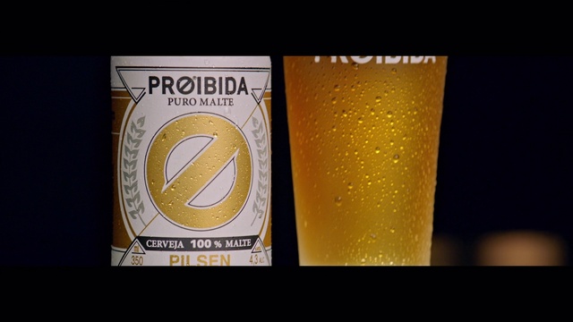 Video Reference: Liquid, Drinkware, Beer, Tableware, Fluid, Barware, Water, Beer glass, Glass bottle, Font