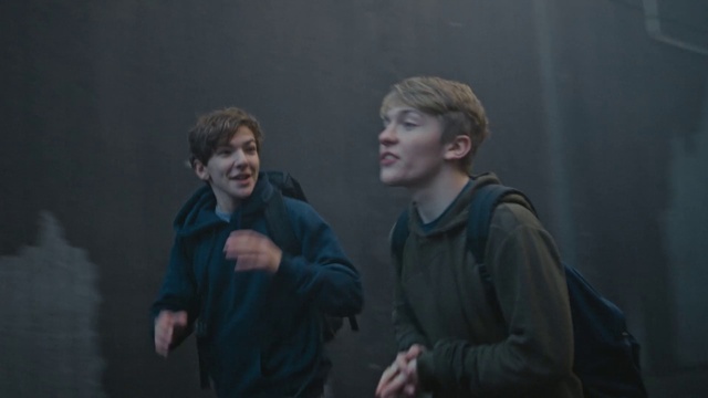 Video Reference: Outerwear, Flash photography, Sleeve, Grey, Jacket, Event, Entertainment, Electric blue, Darkness, T-shirt