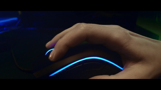 Video Reference: Arm, Leg, Automotive design, Human body, Gesture, Gadget, Finger, Thumb, Window, Peripheral