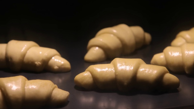 Video Reference: Jaw, Gesture, Tooth, Fashion accessory, Artifact, Nail, Sculpture, Event, Art, Cosmetic dentistry