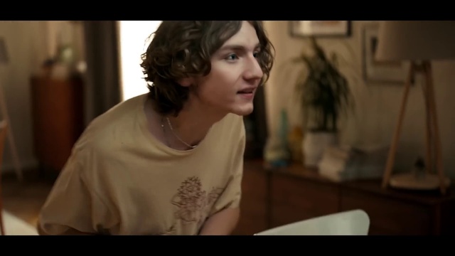 Video Reference: Nose, Eyebrow, Mouth, Flash photography, Jaw, Eyelash, Gesture, Smile, Happy, Fun