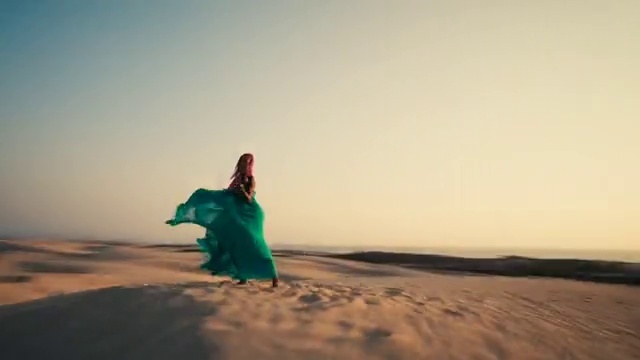 Video Reference: Sky, People in nature, Cloud, Happy, Wood, Landscape, Aeolian landform, Horizon, Erg, Singing sand