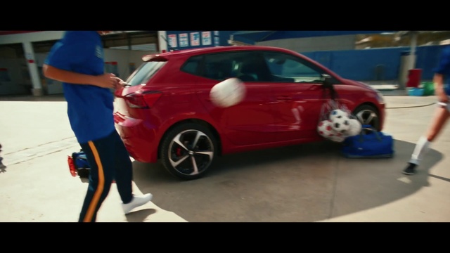 Video Reference: Car, Land vehicle, Tire, Wheel, Vehicle, Automotive lighting, Automotive tire, Motor vehicle, Automotive design, Alloy wheel