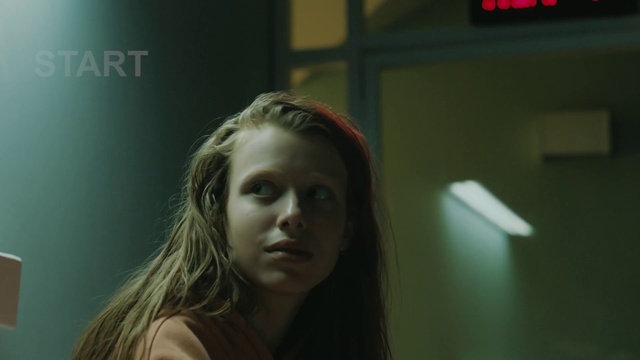 Video Reference: Chin, Eyebrow, Flash photography, Eyelash, Long hair, Happy, Room, Layered hair, Fun, Brown hair