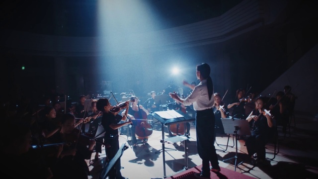 Video Reference: Band plays, String instrument, Musician, Guitarist, Plucked string instruments, Musical instrument accessory, Entertainment, Musical instrument, Music, Music artist