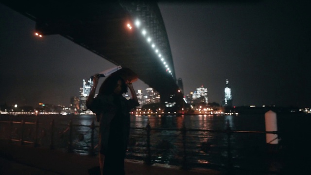 Video Reference: Sky, Water, Building, Skyscraper, Body of water, Tower, Flash photography, Electricity, Cityscape, Tower block