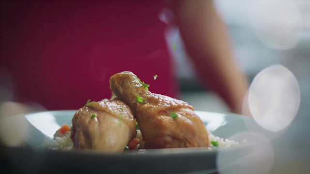 Video Reference: Food, Recipe, Ingredient, Deep frying, Balloon, Tableware, Chicken meat, Cooking, Dish, Fried food