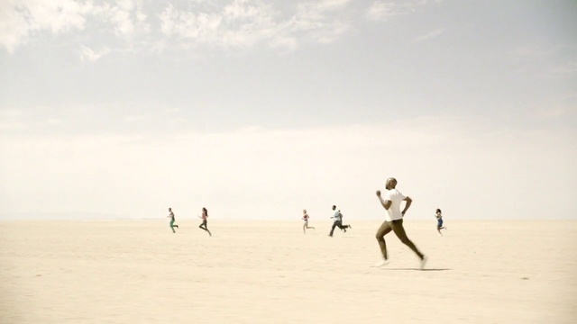 Video Reference: Cloud, Sky, People on beach, People in nature, Gesture, Happy, Landscape, Horizon, Aeolian landform, Calm