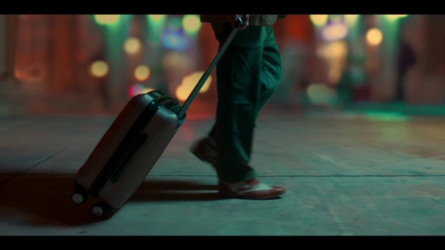 Video Reference: Standing, Flooring, Floor, Sports equipment, Sneakers, Gadget, Communication Device, Audio equipment, Musician, Human leg