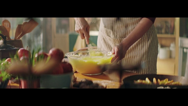 Video Reference: Food, Hand, Tableware, Ingredient, Cocktail, Recipe, Juice, Cuisine, Dish, Drink