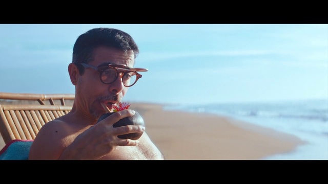 Video Reference: Glasses, Hand, Water, Vision care, Sky, Flash photography, Jaw, Happy, Eyewear, Gesture