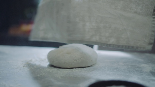 Video Reference: Food, Ingredient, Chemical compound, Powder, Dish, Cuisine, Recipe, Bread flour, Dough, All-purpose flour