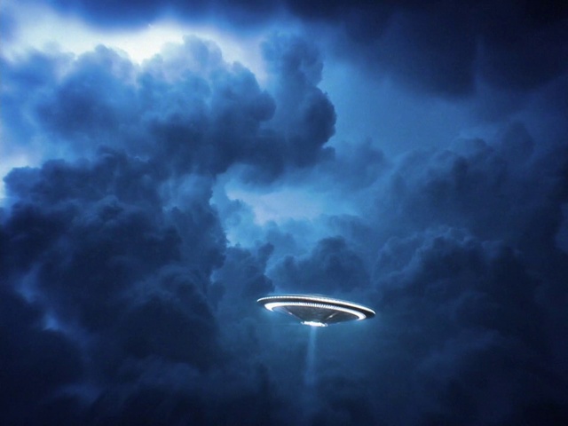 Video Reference: Cloud, Atmosphere, Sky, Blue, Crescent, Atmospheric phenomenon, Cumulus, Moonlight, Wind, Electric blue