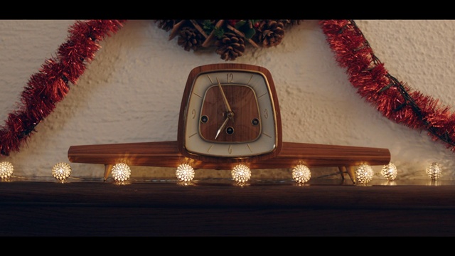 Video Reference: Automotive lighting, Wood, Rectangle, Orange, Textile, Wall, Red, Font, Tints and shades, Beauty