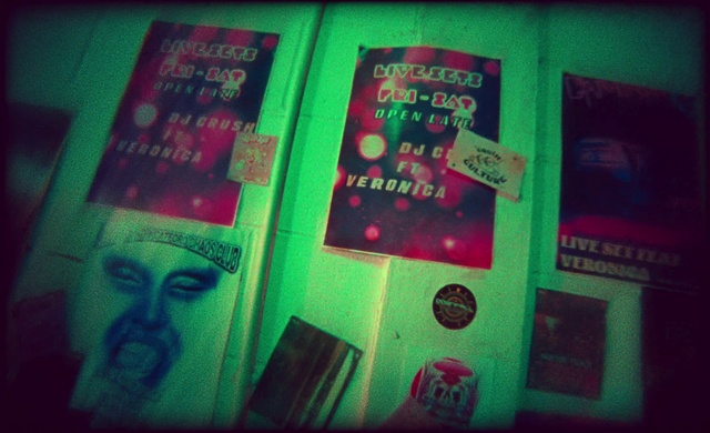 Video Reference: Font, Magenta, Art, Tints and shades, Electronic device, Games, Visual arts, Display device, Recreation, Machine