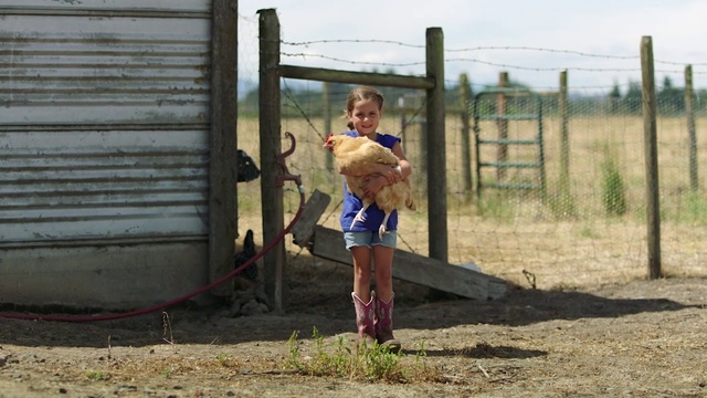 Video Reference: Sky, Vertebrate, Plant, People in nature, Human body, Mammal, Shorts, Fence, Grass, Happy