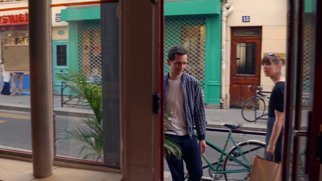 Video Reference: Bicycle, Tire, Wheel, Plant, Bicycle wheel, Bicycle tire, Building, Bicycles--Equipment and supplies, Window, Bicycle frame