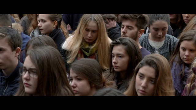 Video Reference: Organ, Street fashion, Happy, Layered hair, Step cutting, Long hair, Event, Fun, Brown hair, Eyelash