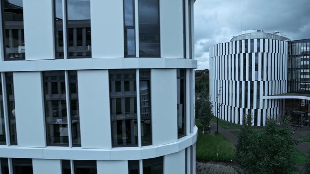 Video Reference: Building, Plant, Window, Cloud, Sky, Skyscraper, Urban design, Tower block, House, Condominium