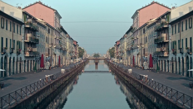 Video Reference: Water, Building, Daytime, Sky, Window, Body of water, Urban design, Watercourse, Line, Waterway