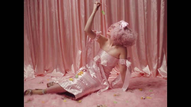 Video Reference: Textile, Pink, Interior design, Comfort, Curtain, Magenta, Event, Human leg, Foot, Entertainment
