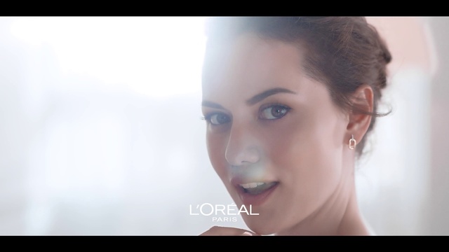 Video Reference: Smile, Eyelash, Human body, Flash photography, Makeover, Jaw, Lipstick, Gesture, Happy, Eye liner