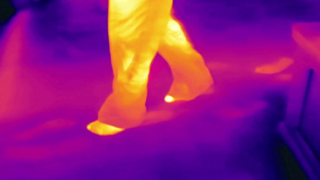 Video Reference: Leg, Human body, Purple, Sky, Performing arts, Entertainment, Gas, Heat, Visual effect lighting, Electric blue