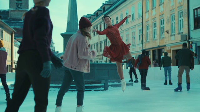 Video Reference: Shoe, Vertebrate, Building, Human, Window, Mammal, Gesture, Fun, Entertainment, Leisure
