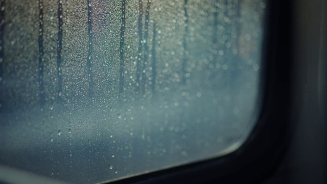 Video Reference: Water, Liquid, Automotive lighting, Sky, Atmospheric phenomenon, Automotive exterior, Window, Glass, Tints and shades, Freezing