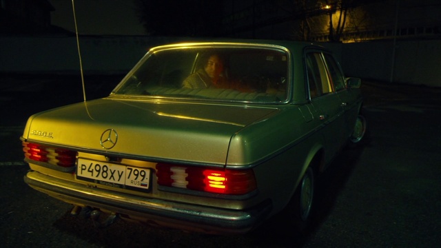 Video Reference: Automotive parking light, Automotive tail & brake light, Car, Vehicle registration plate, Vehicle, Automotive side marker light, Wheel, Automotive lighting, Light, Tire