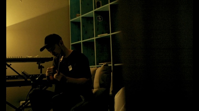 Video Reference: Microphone, Musical instrument accessory, String instrument, Musical instrument, Plucked string instruments, Microphone stand, Guitar, Musician, Music, String instrument