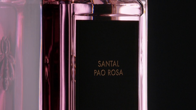 Video Reference: Liquid, Fluid, Purple, Rectangle, Violet, Perfume, Font, Magenta, Tints and shades, Automotive lighting