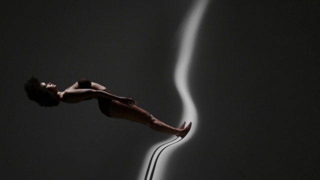 Video Reference: Hair, Head, Water, Leg, Human body, Flash photography, Elbow, Performing arts, Entertainment, Smoke