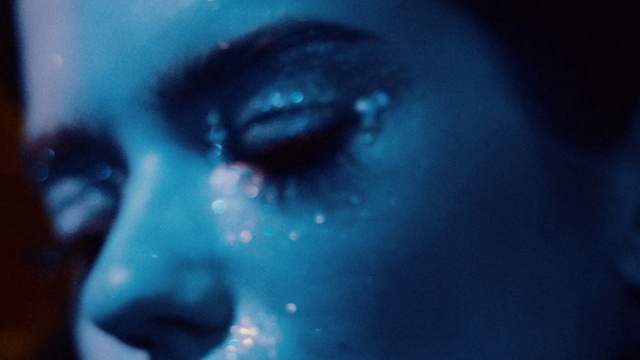 Video Reference: Nose, Lip, Eyebrow, Eyelash, Mouth, Water, Human body, Jaw, Iris, Flash photography