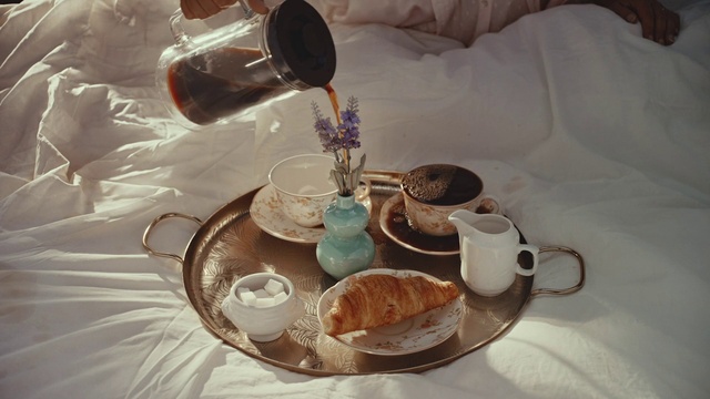 Video Reference: Food, Tableware, Drinkware, Dishware, Coffee cup, Cup, Table, Stemware, Tablecloth, Textile