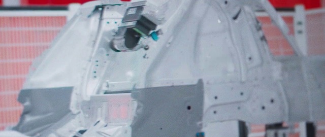 Video Reference: Sleeve, Engineering, Machine, Composite material, Fixture, Science, Plastic, Transparency, Electric blue, Metal